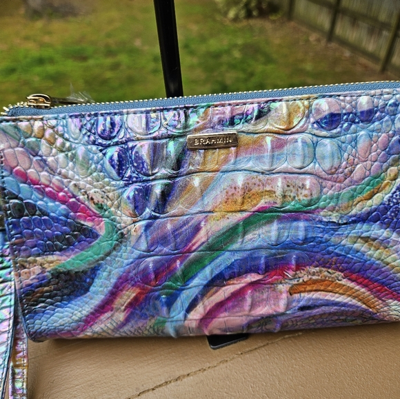 Brahmin Elope Melbourne Daisy Wristlet Clutch NWT - Picture 2 of 10